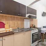 شقة Bozica