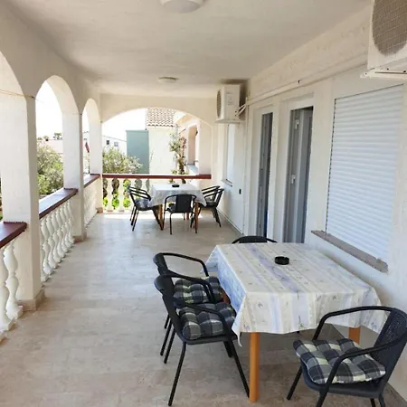 Apartment Bozica Vir