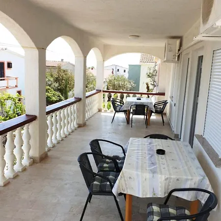 Bozica Apartment *